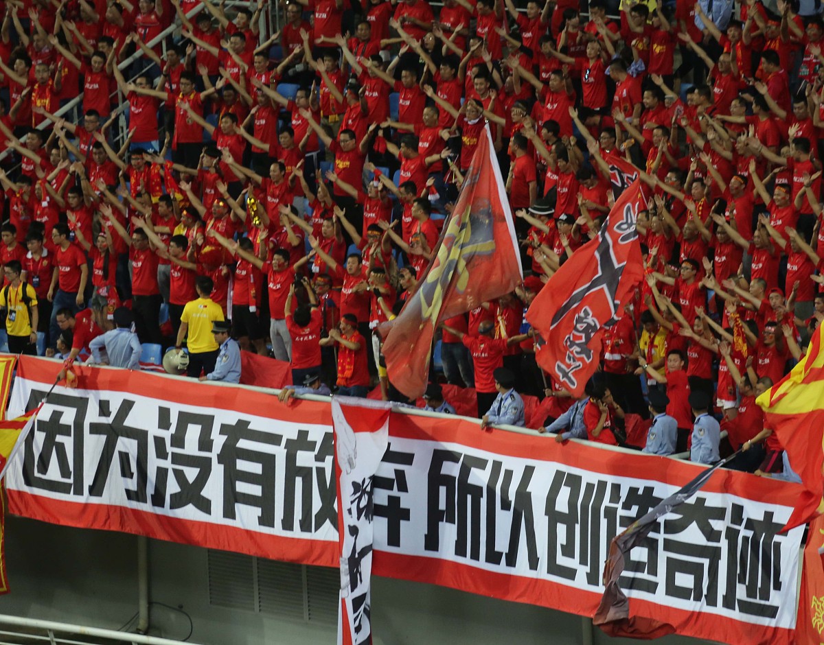 关于惊险激烈！球队竞争激烈争夺胜利的信息