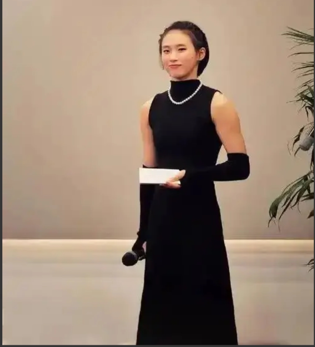 德国游泳选手稳获冠军，强势进军