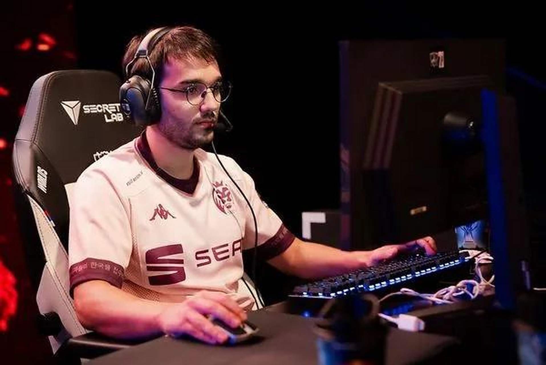 MAD力克BRO，Xiaohu开启传奇时刻宿敌对决淘汰赛，引爆全场热议