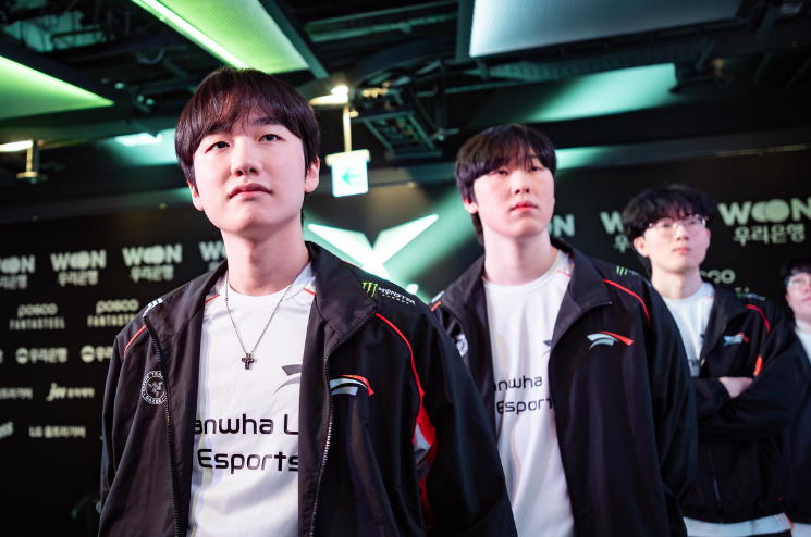 DK轻取HLE，Hanssama关键团战开团秒人宿命之战八强赛，点燃全场激情