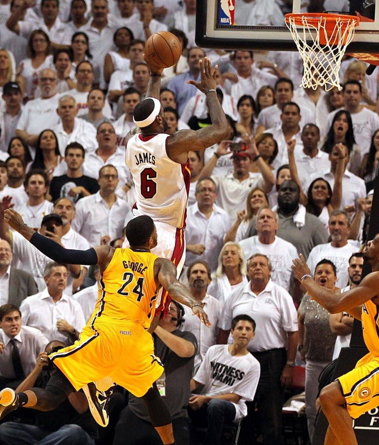 开云体育官网-年轻球星绝杀，引领球队逆袭夺冠