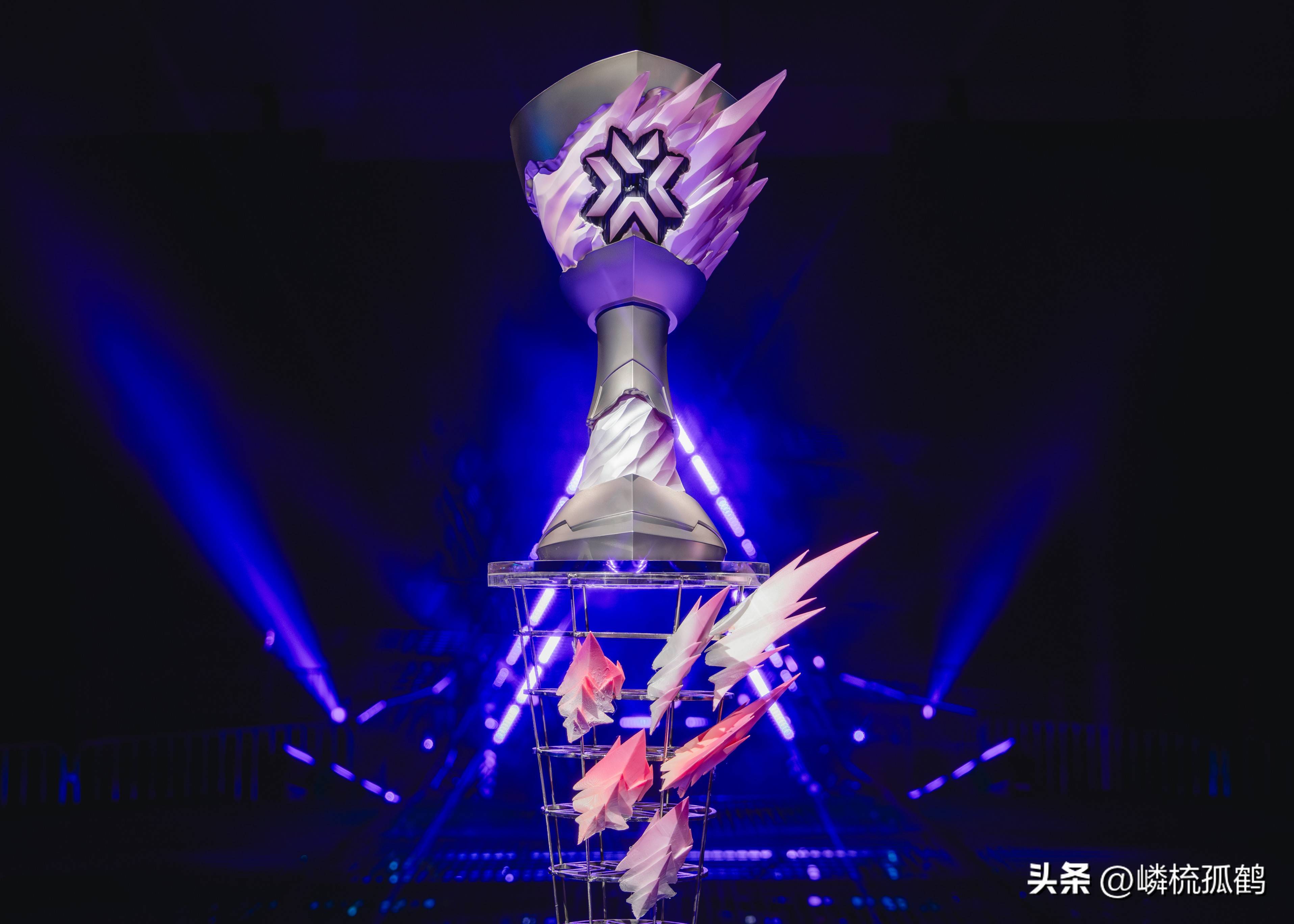 包含BRO力克IG，JackeyLove单局斩获MVP激烈交锋淘汰赛，让粉丝疯狂欢呼的词条