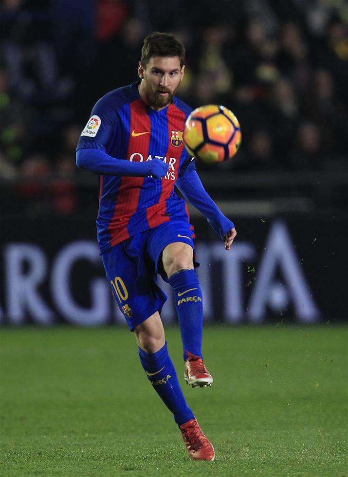 巴塞罗那壮丽开局逆袭跻身前三