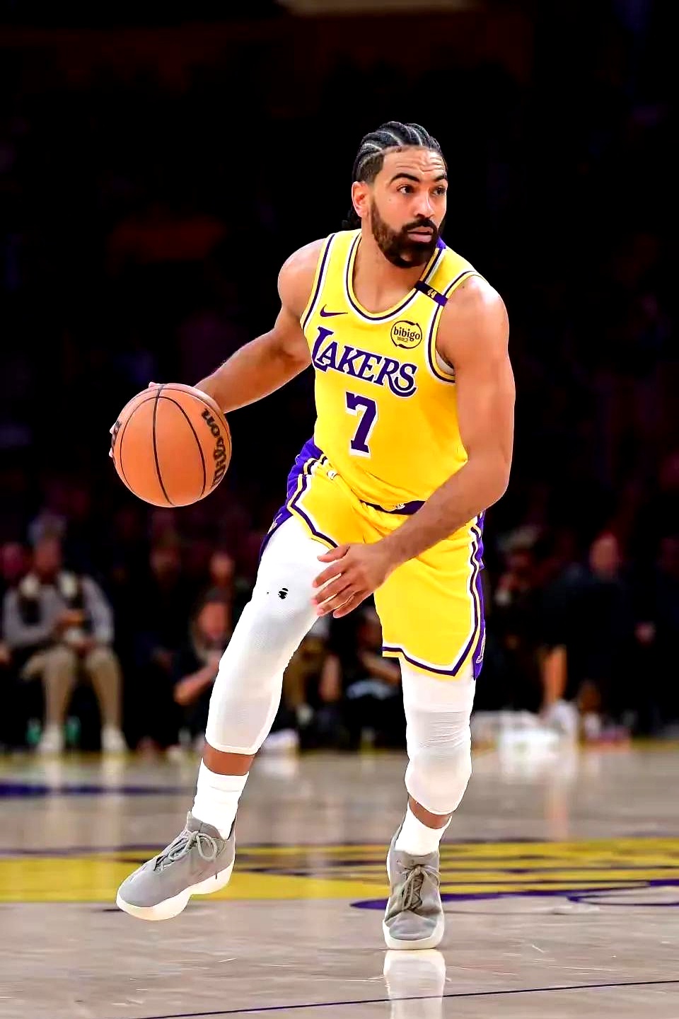 湖人队主场惨败，系列赛进入悬念