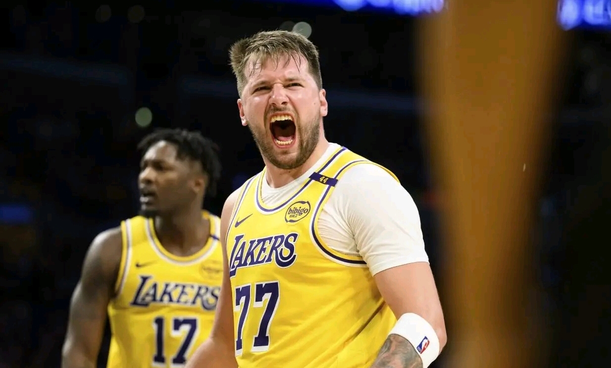 湖人队再胜灰熊队，继续保持不败