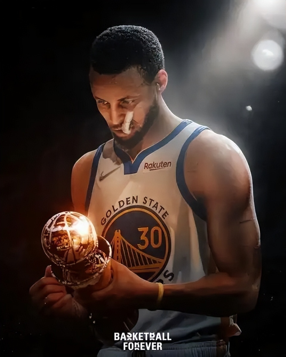 勇士大胜火箭，库里状态火热