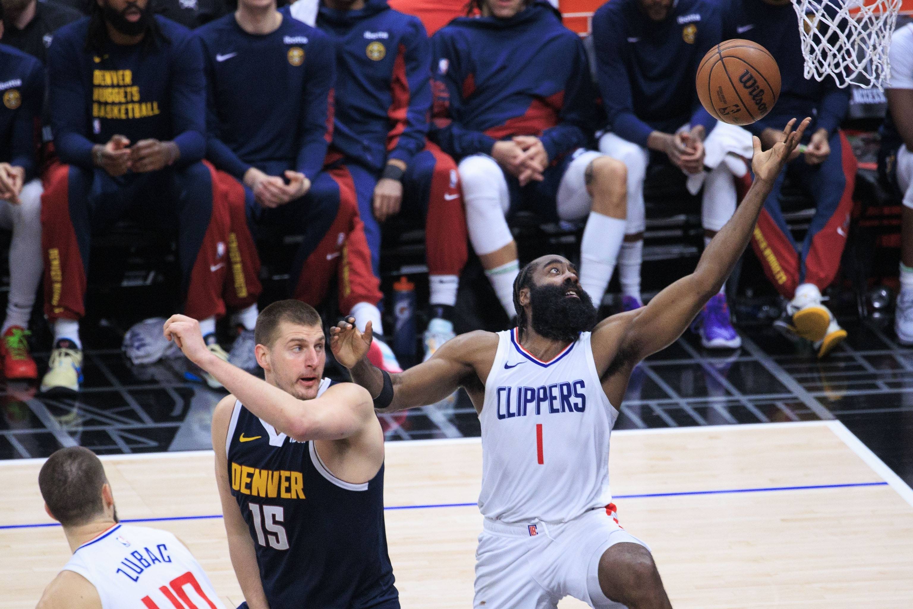 快船主场告捷火箭客场逆袭