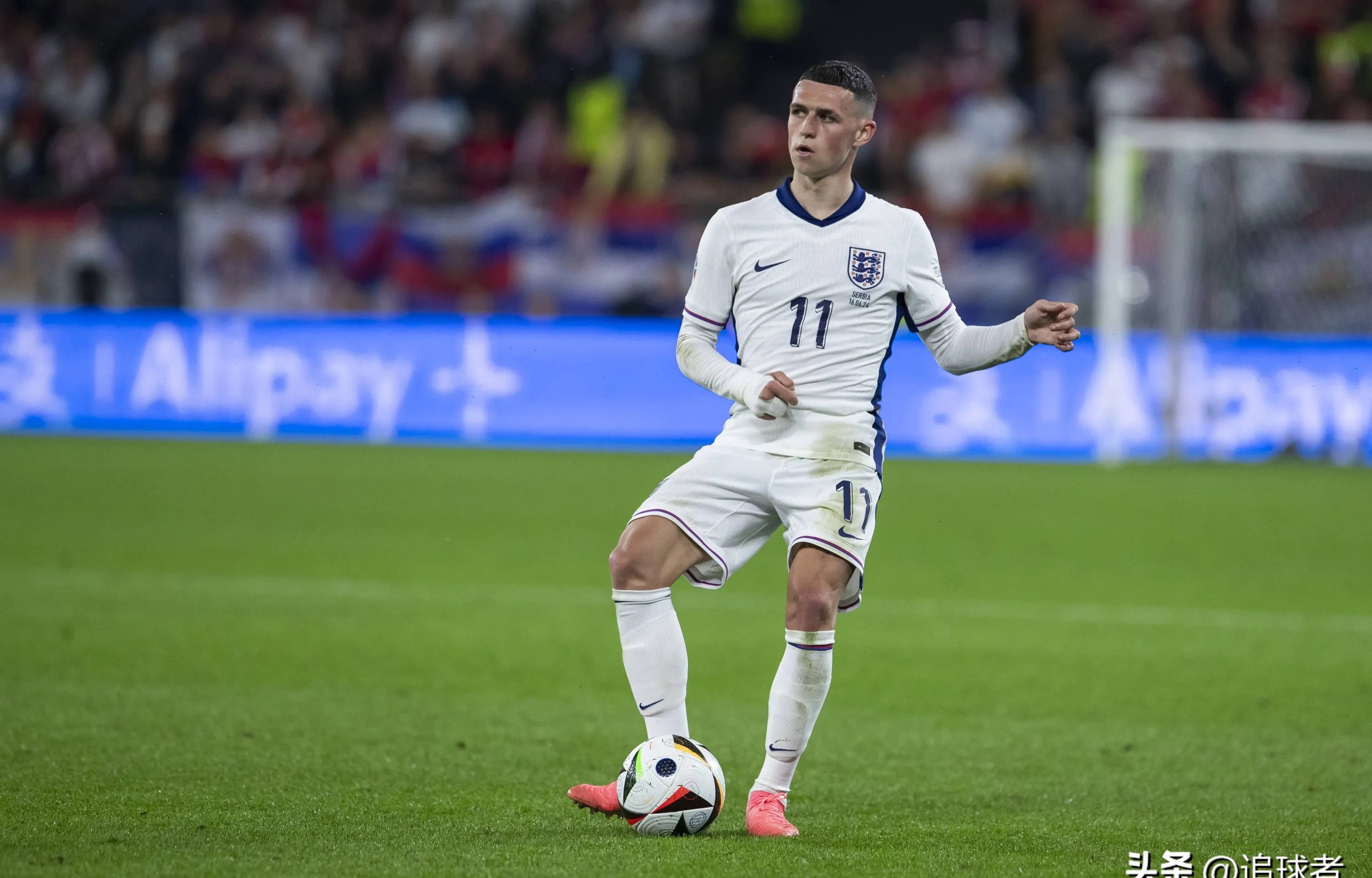 英格兰队遗憾出局，哥伦比亚队受伤