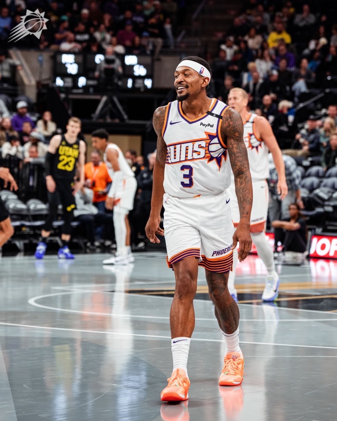 开云体育官方网站-太阳轻取活塞，布克34分砍下