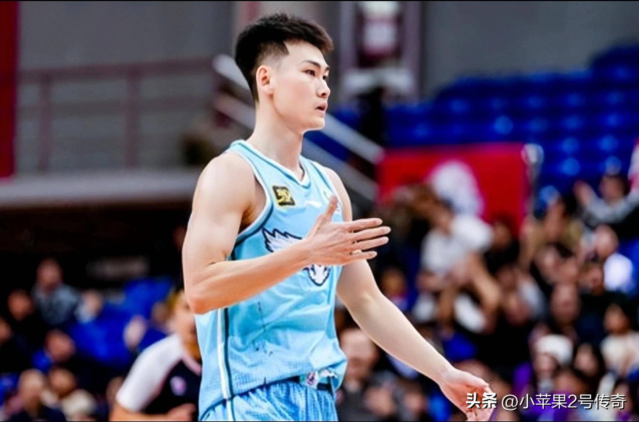 开云体育官方网站-青岛男篮主帅变动，球队战术或将调整