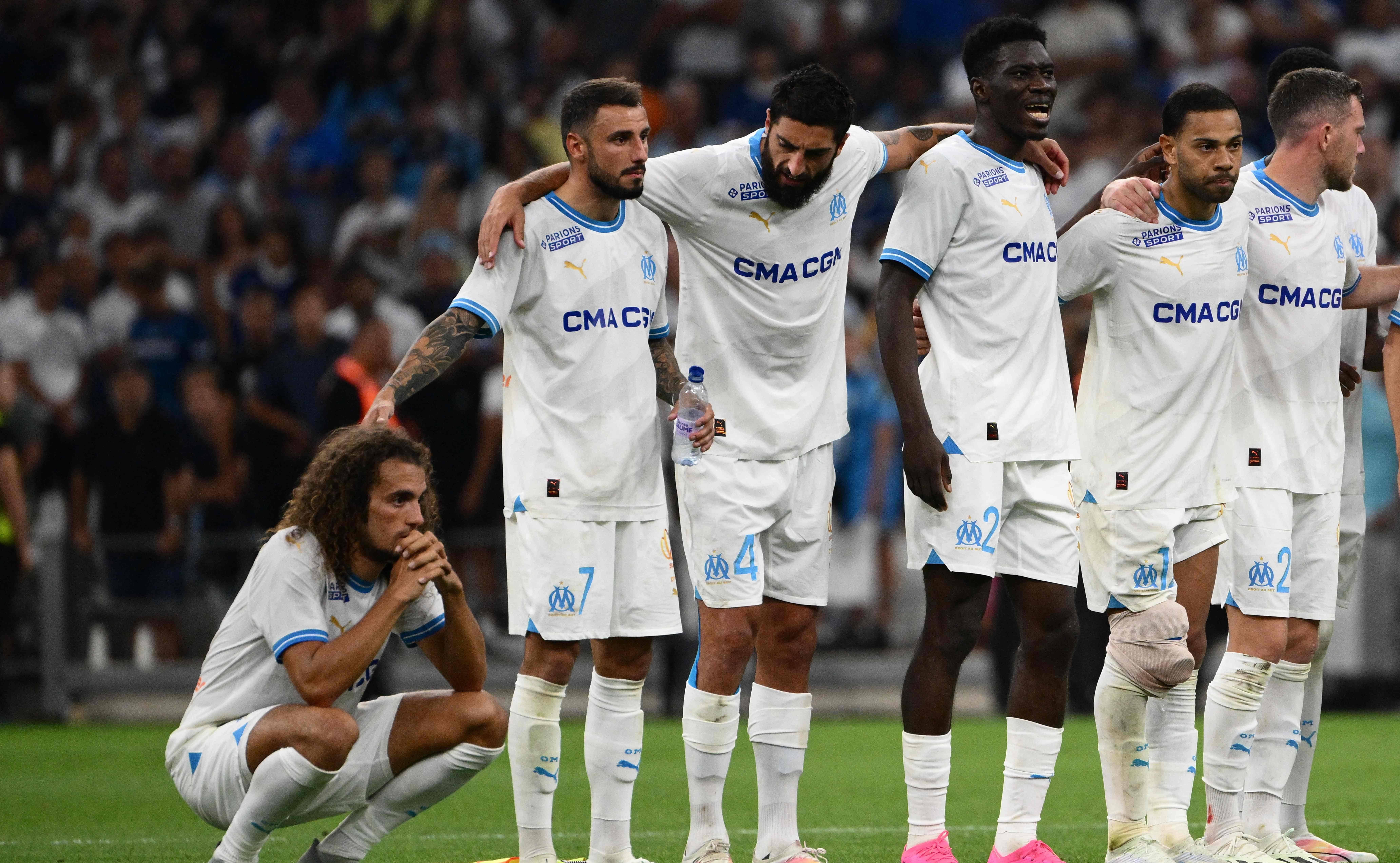 里昂客场逼平，表现坚韧未被动摇