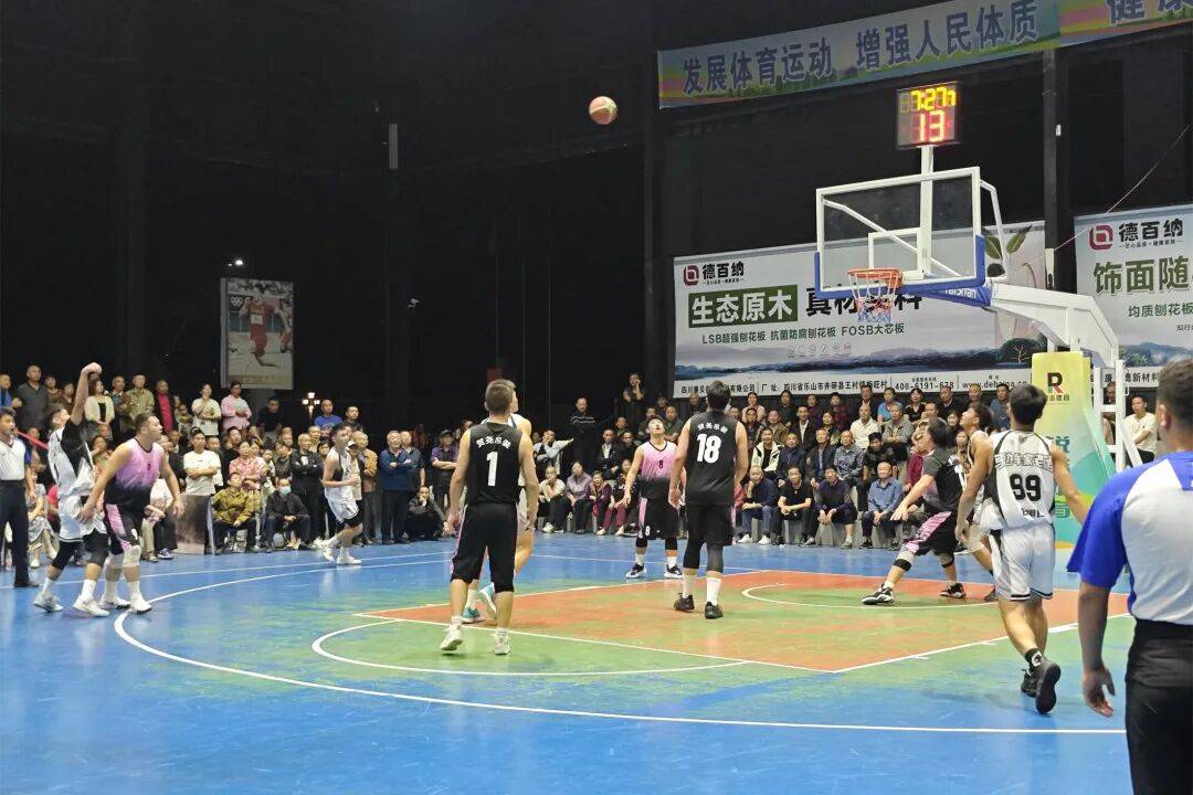 篮球场上风起云涌，激战引发热议